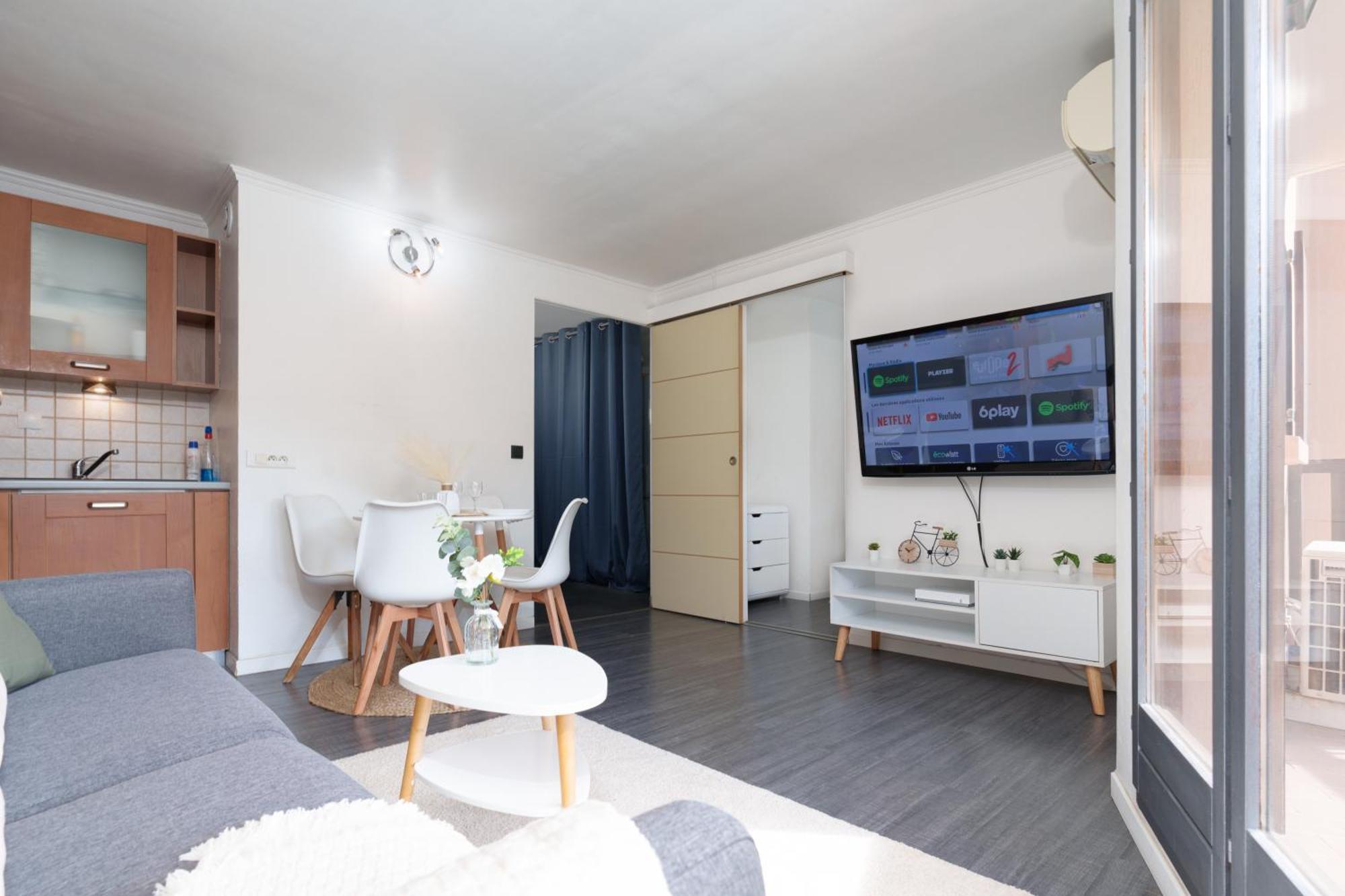 Le Cosy : Terrasse • Parking • Piscine • Clim * Grasse