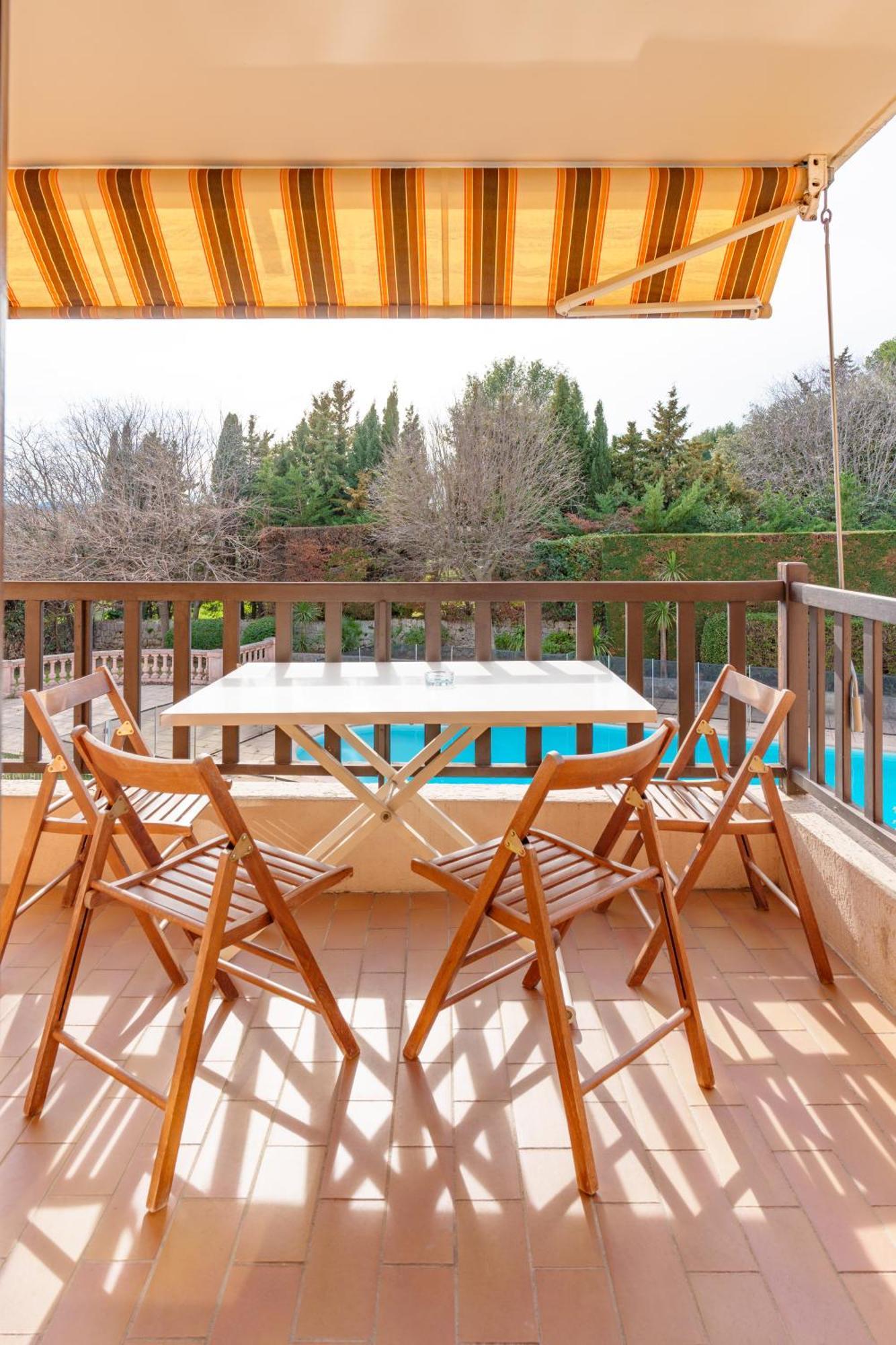 Apartment Le Cosy : Terrasse • Parking • Piscine • Clim